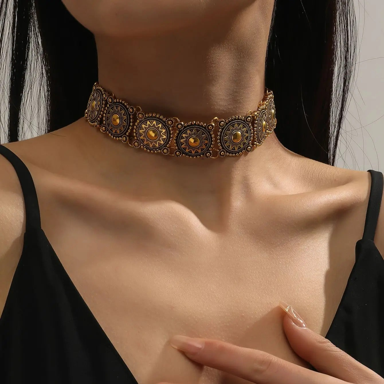 Soleil Western Choker