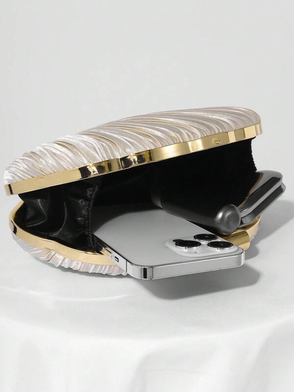 Pearl Shell Clutch
